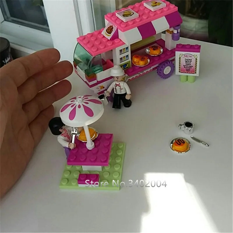 102-teiliges Bausteine-Set „Stadt und Abenteuer“ – Kreatives Bauspielzeug mit Van, Snack-Haus, Auto, Hund und Figuren für Kinder, tolles Weihnachtsgeschenk