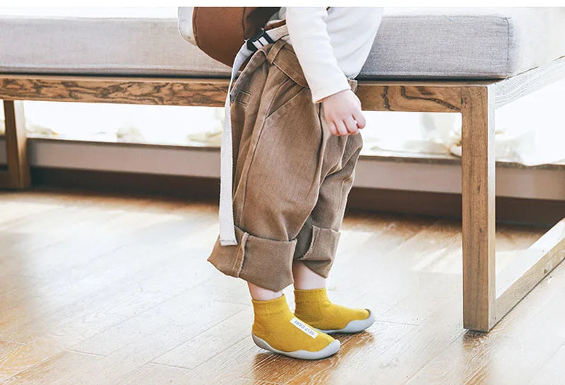 Bequeme Babyschuhe – Lauflernschuhe für Kleinkinder mit weicher, rutschfester Sohle