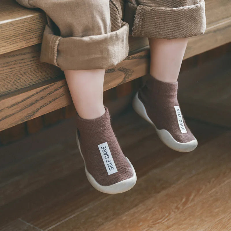 Bequeme Babyschuhe – Lauflernschuhe für Kleinkinder mit weicher, rutschfester Sohle