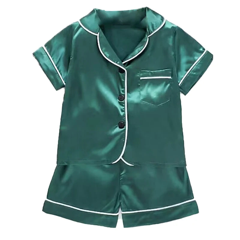 Schönes Baby-Pyjama-Set – Haushaltskleidung aus Eisseide und Satin