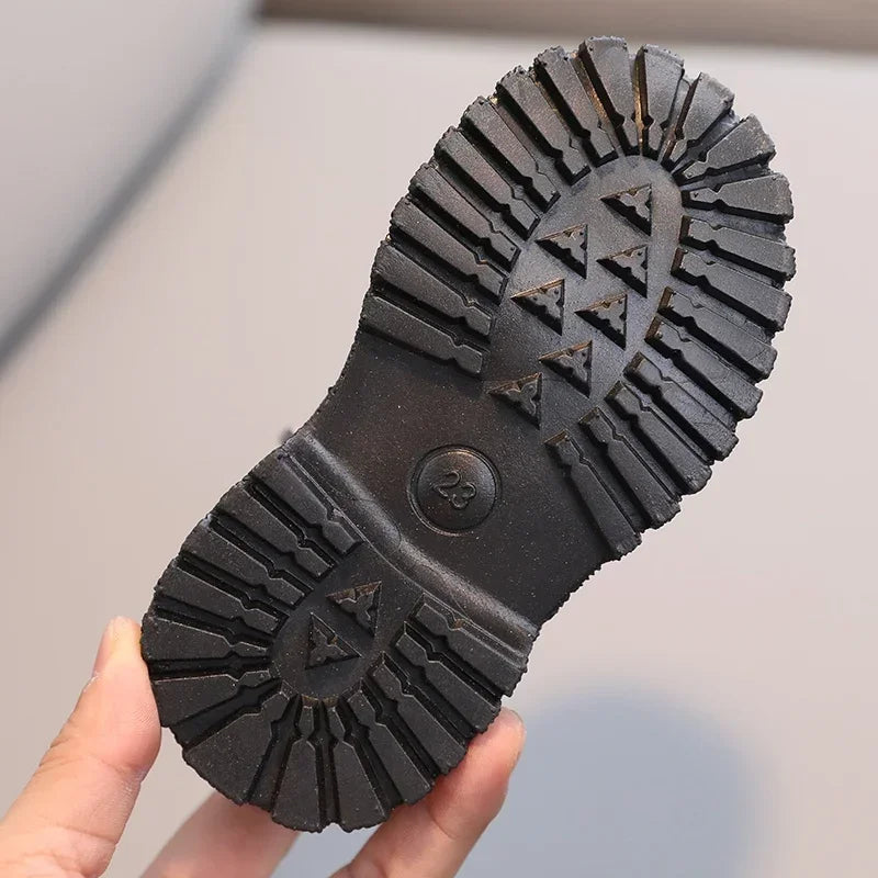 Kinder Boots – Modische & Rutschfeste Winterschuhe für Kinder