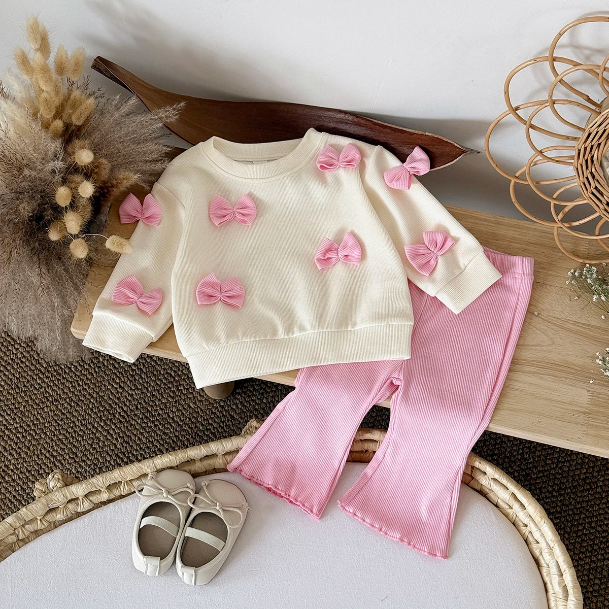 Baby und Kinder Zweiteiler Set - Set mit Stickerei für jede Jahreszeit