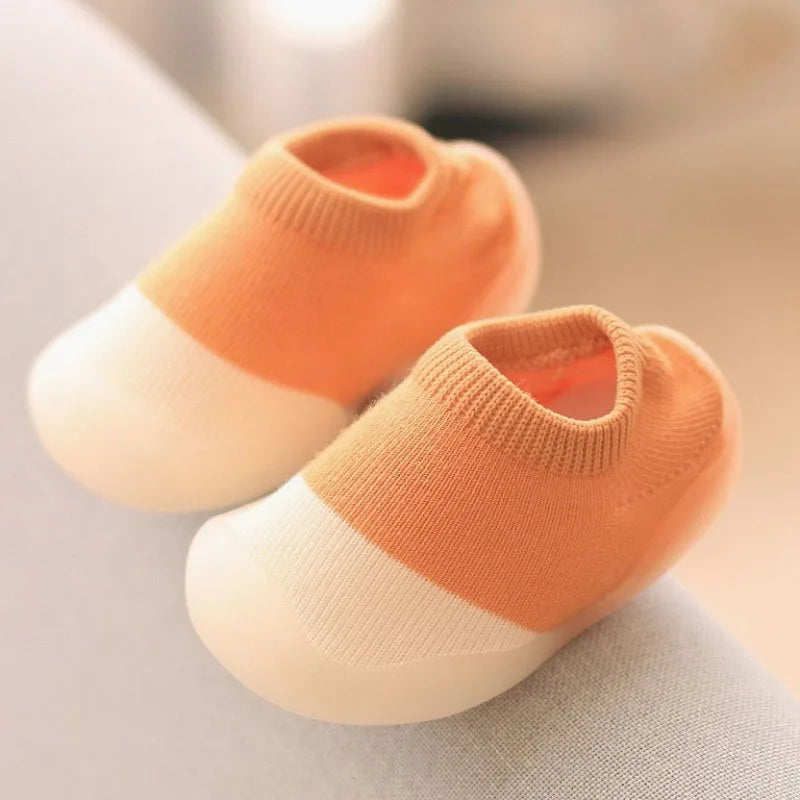 Bequeme Babyschuhe – Lauflernschuhe für Kleinkinder mit weicher, rutschfester Sohle