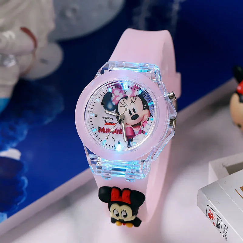 3D Mickey Mouse oder Marvel Kinderuhr mit Leuchtfunktion – Bunte Silikon-Digitaluhr für Mädchen und Damen, Perfektes Geschenk für Kinder und Disney-Fans