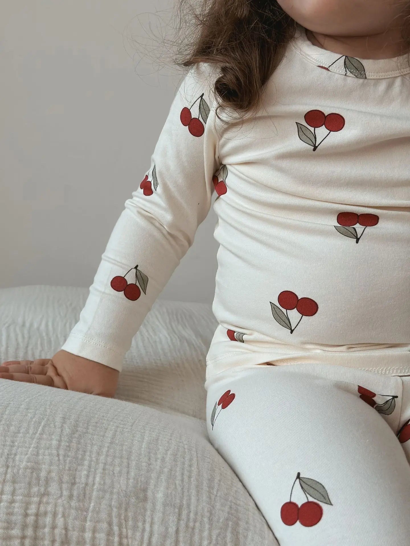Kinder-Pyjama-Set – Weiche Homewear aus Baumwolle mit Früchte-Print