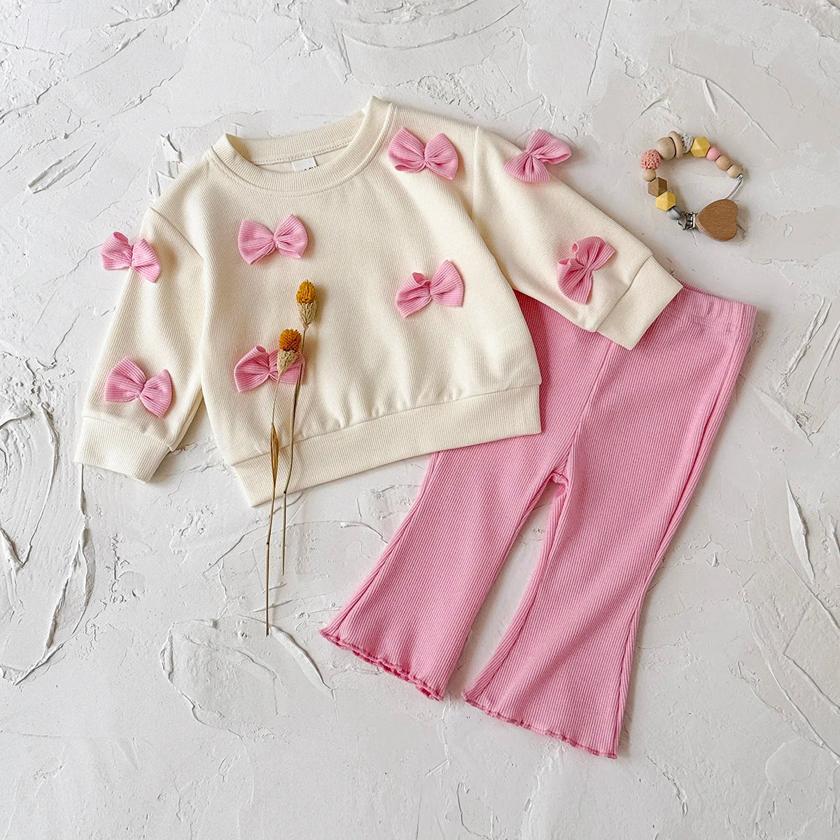 Baby und Kinder Zweiteiler Set - Set mit Stickerei für jede Jahreszeit