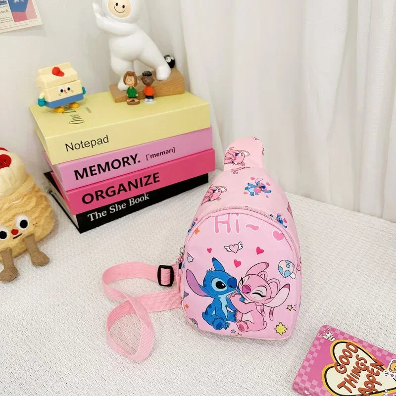 Stitch & Angel Cartoon-Umhängetasche mit Münzfach – Modische lässige Brusttasche für Alltag, Reisen und Freizeit