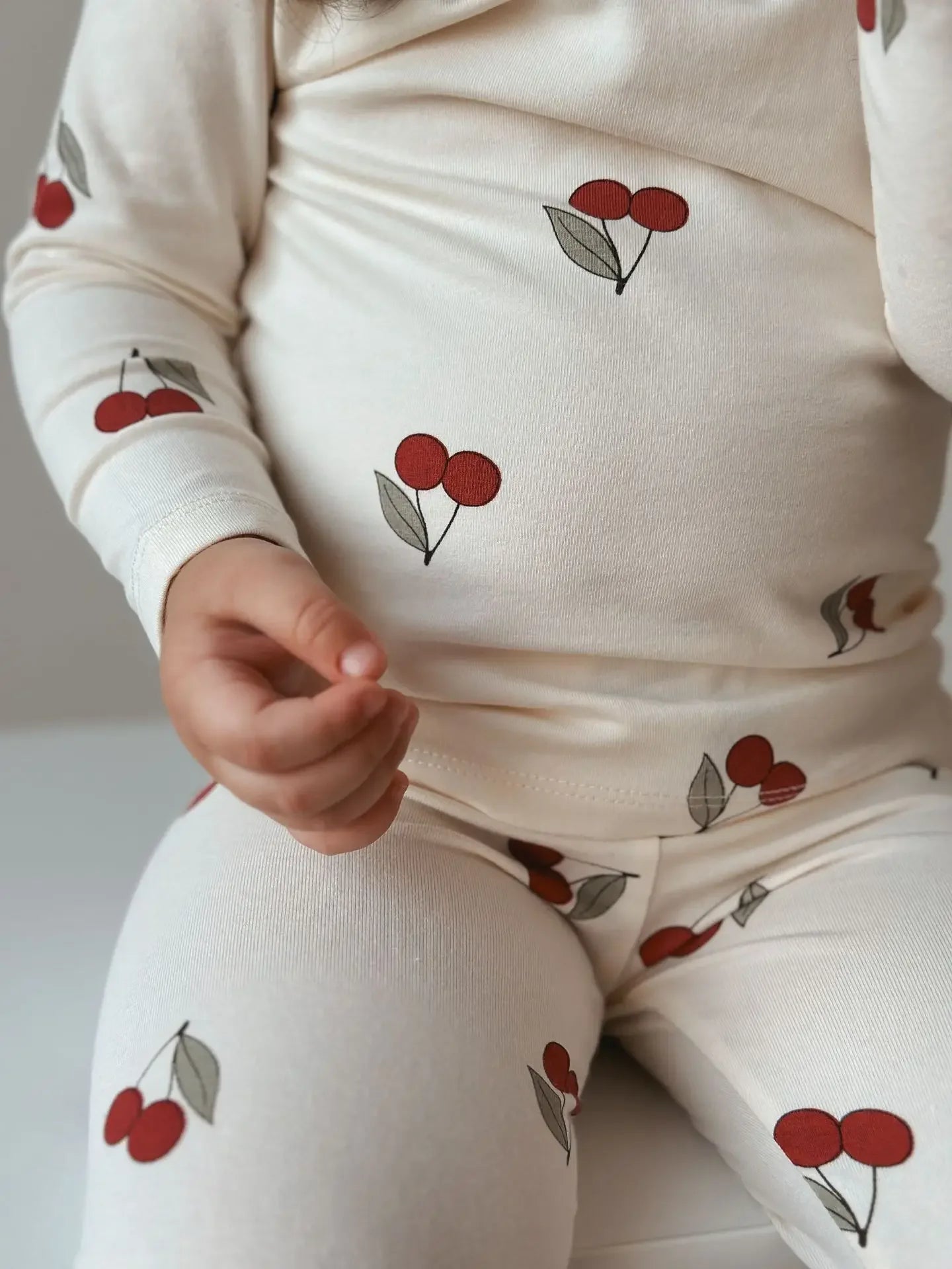 Kinder-Pyjama-Set – Weiche Homewear aus Baumwolle mit Früchte-Print