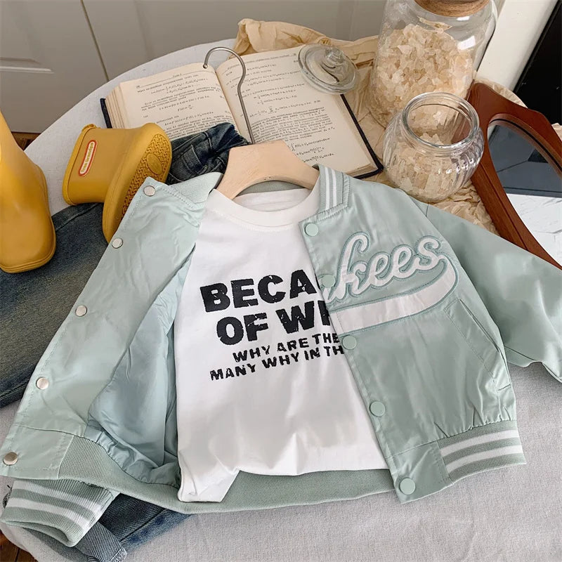 Bestickte Baseballjacke – Modische Strickjacke für Kinder