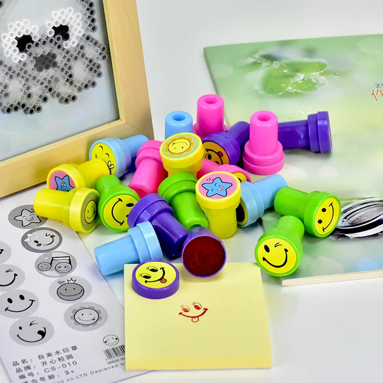 10 Stück bunte Kinder-Stempel – Kreatives Basteln, Malen & Dekorieren für kleine Künstler!