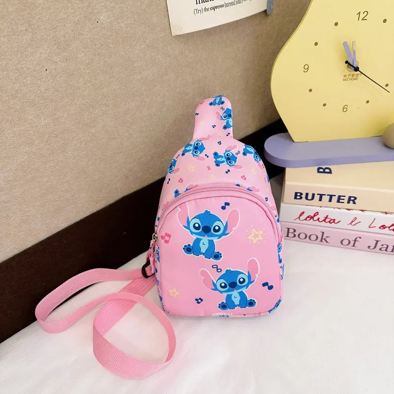 Stitch & Angel Cartoon-Umhängetasche mit Münzfach – Modische lässige Brusttasche für Alltag, Reisen und Freizeit