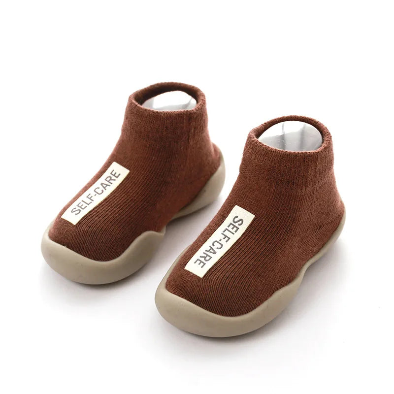 Bequeme Babyschuhe – Lauflernschuhe für Kleinkinder mit weicher, rutschfester Sohle