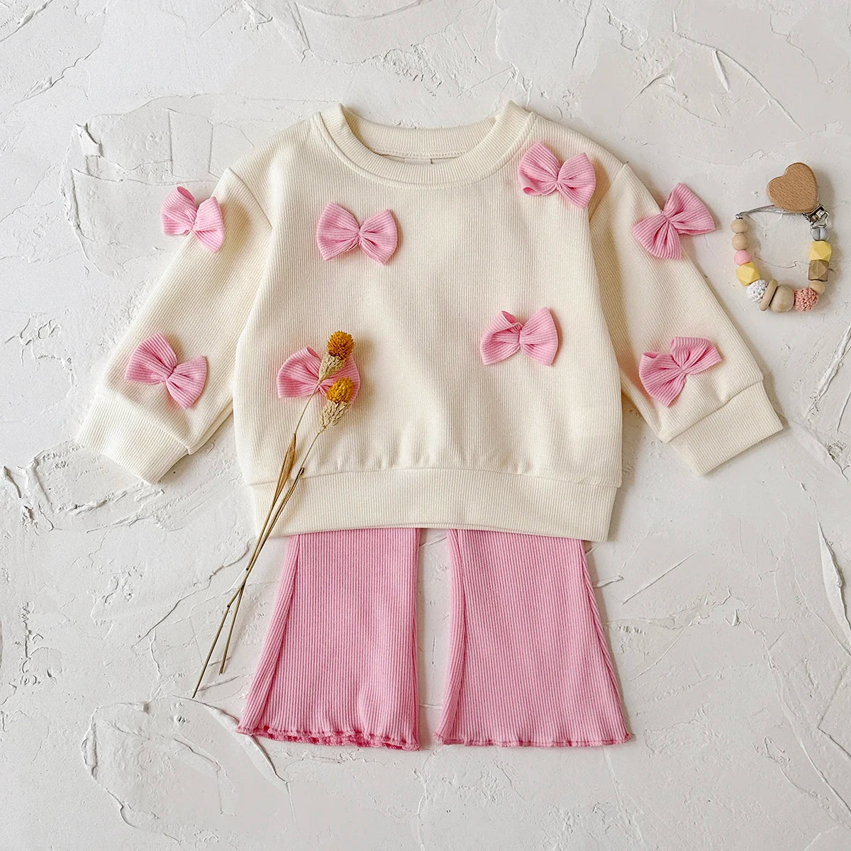 Baby und Kinder Zweiteiler Set - Set mit Stickerei für jede Jahreszeit