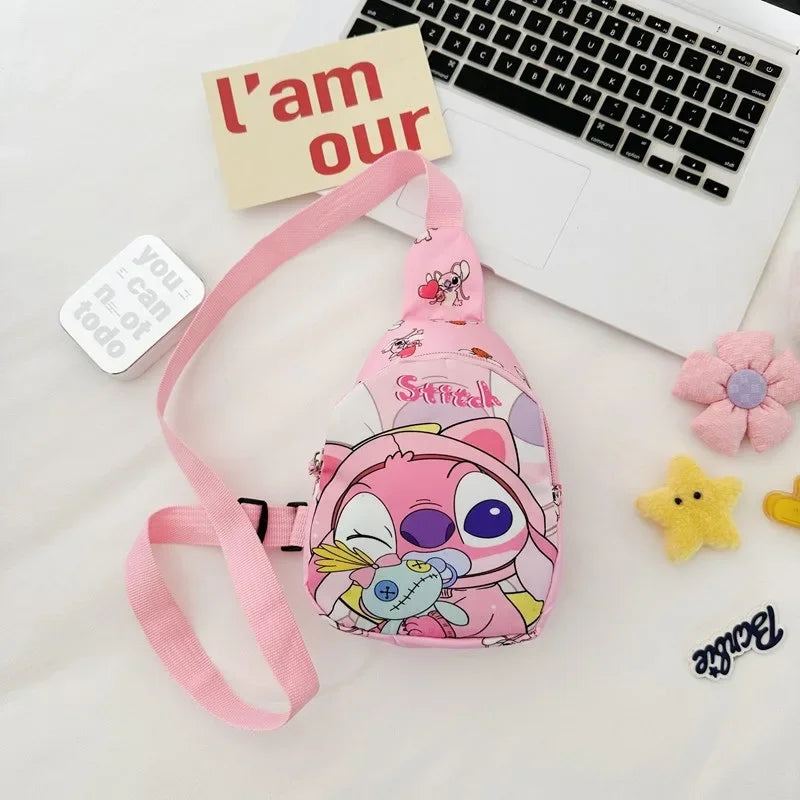Stitch & Angel Cartoon-Umhängetasche mit Münzfach – Modische lässige Brusttasche für Alltag, Reisen und Freizeit