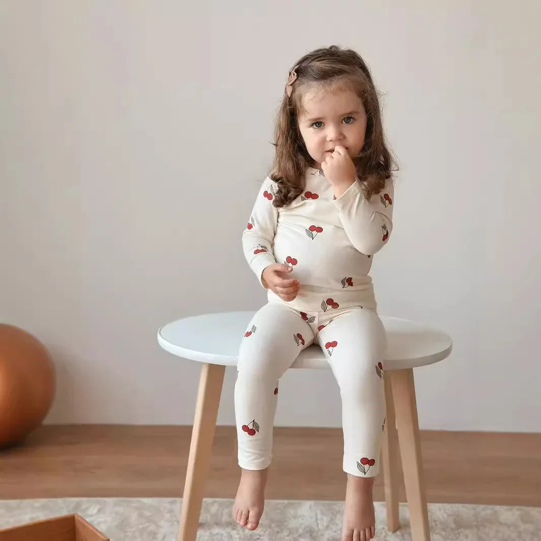 Kinder-Pyjama-Set – Weiche Homewear aus Baumwolle mit Früchte-Print