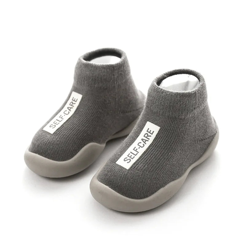 Bequeme Babyschuhe – Lauflernschuhe für Kleinkinder mit weicher, rutschfester Sohle