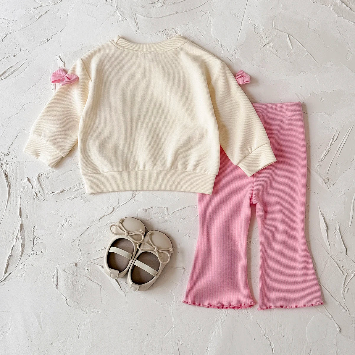 Baby und Kinder Zweiteiler Set - Set mit Stickerei für jede Jahreszeit