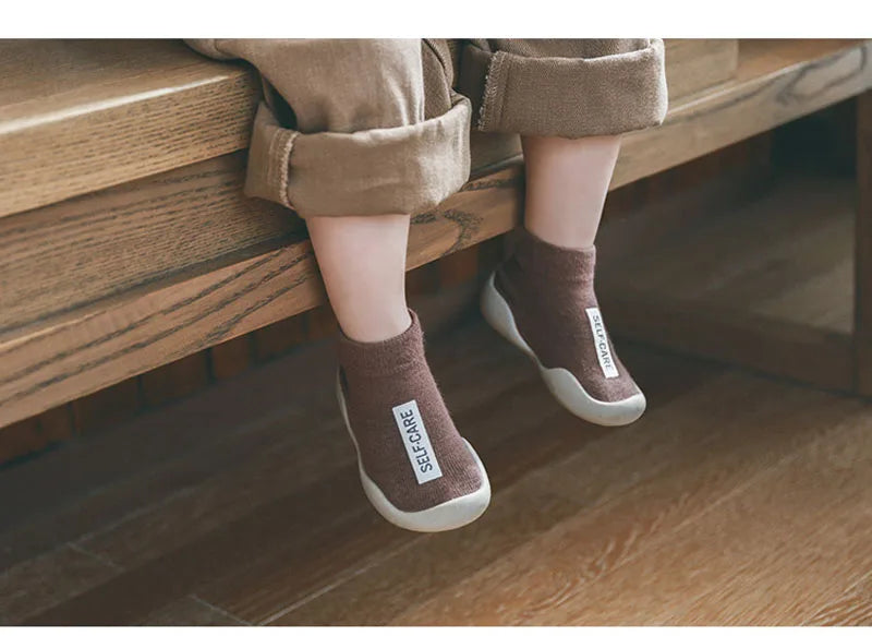 Bequeme Babyschuhe – Lauflernschuhe für Kleinkinder mit weicher, rutschfester Sohle