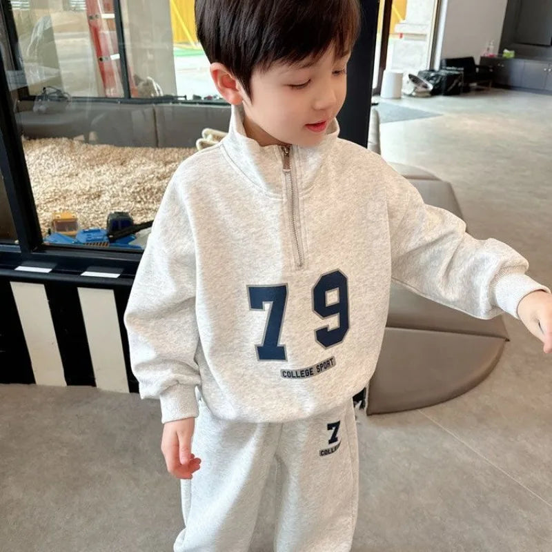 Kinder Sport- und Freizeit-Anzug Set für Jungen – 2-teiliges bequemes Baumwolloutfit mit Stehkragen, Tops und Hosen, perfekt für Frühling und Herbst, 1-5 Jahre