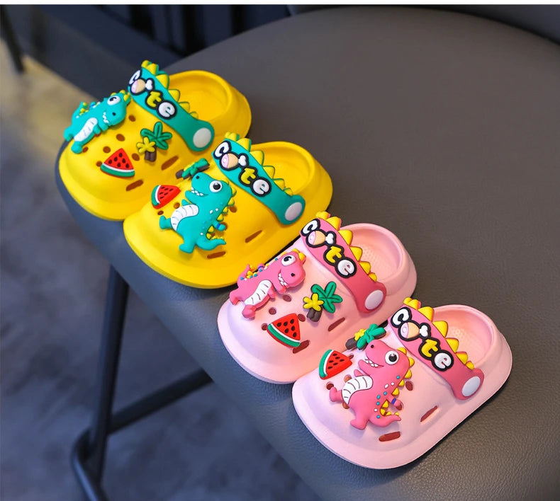 Dino Gartenschuhe / Badeschuhe für Kinder – Rutschfeste Hausschuhe