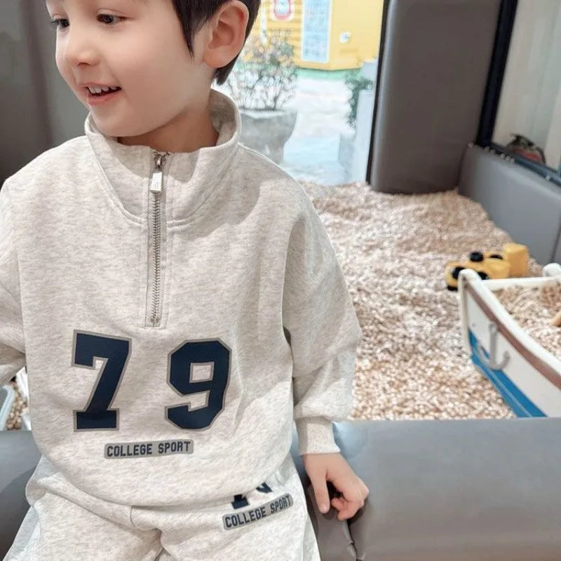 Kinder Sport- und Freizeit-Anzug Set für Jungen – 2-teiliges bequemes Baumwolloutfit mit Stehkragen, Tops und Hosen, perfekt für Frühling und Herbst, 1-5 Jahre