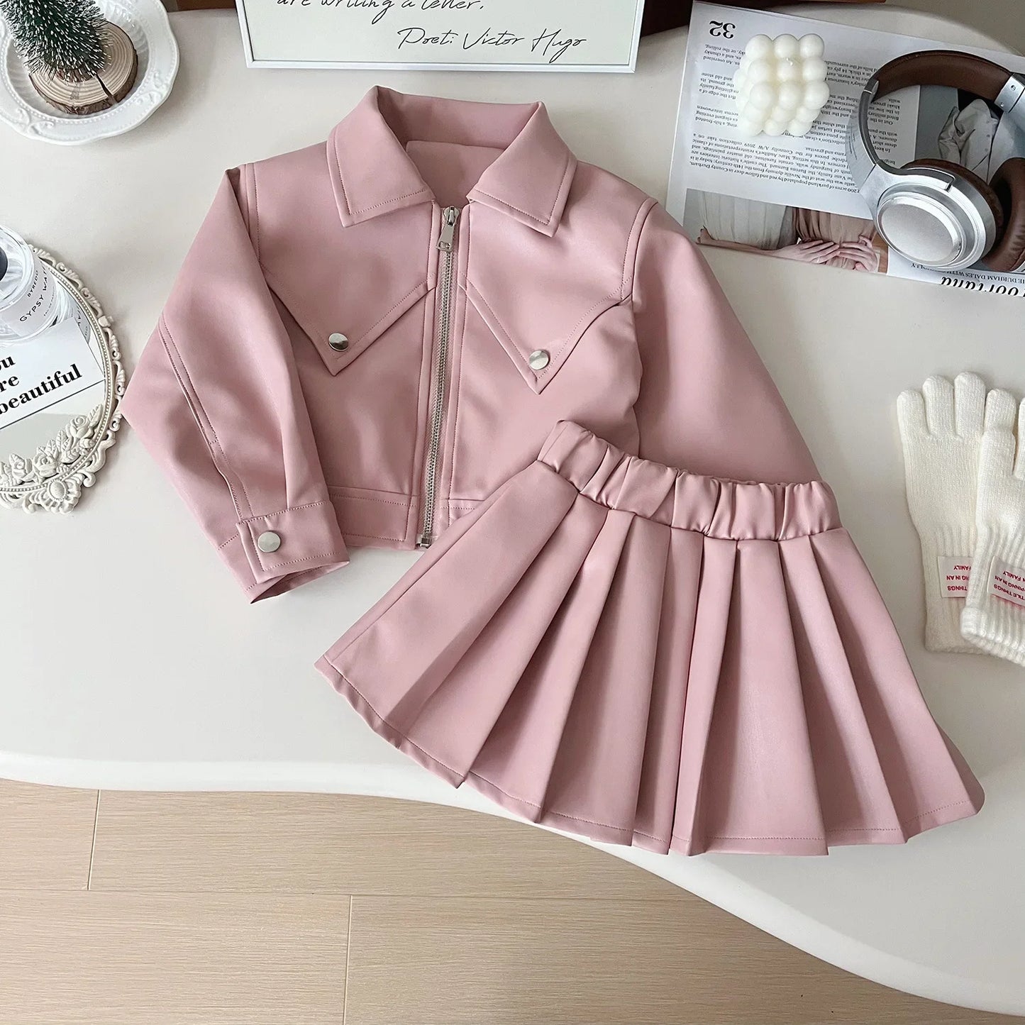 Zweiteiliges Set für Mädchen, hübsches Revers, solides Lederoberteil + Faltenrock aus massivem Leder, Kinderkleidung, Kleinkind-Mädchen-Kleidung