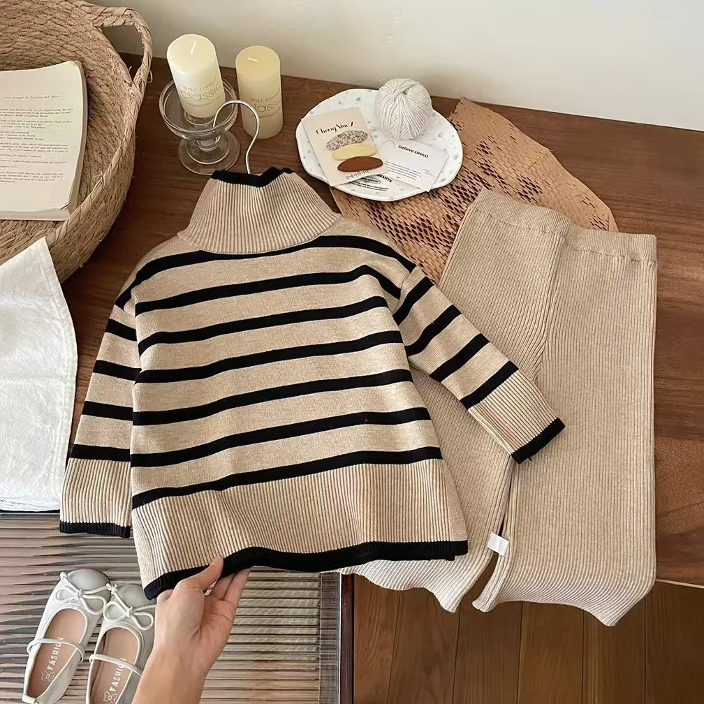 Mädchen-Herbst- und Winter-Set 2025 – Stilvoller Strickpullover mit hohem Kragen und weiten Beinen, zweiter Teil mit Hose, modisches Baby-Outfit für kalte Tage