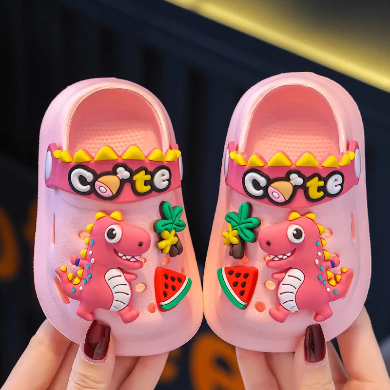 Dino Gartenschuhe / Badeschuhe für Kinder – Rutschfeste Hausschuhe