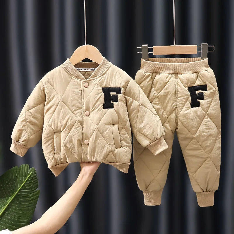 Stylisches Set für Jungen – Herbst & Winter Warmer Wintermantel & Hose