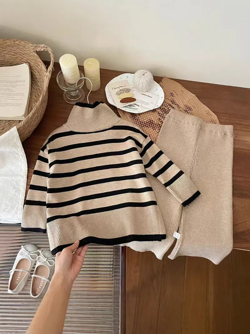 Mädchen-Herbst- und Winter-Set 2025 – Stilvoller Strickpullover mit hohem Kragen und weiten Beinen, zweiter Teil mit Hose, modisches Baby-Outfit für kalte Tage