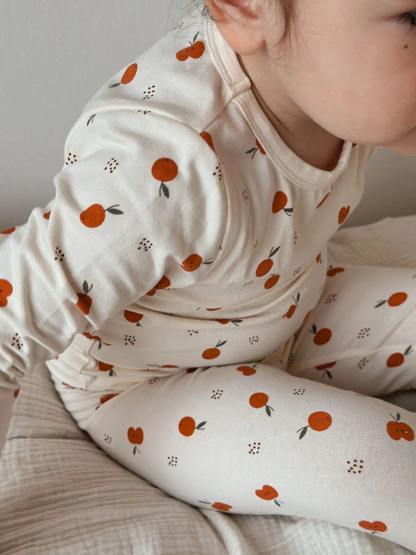 Kinder-Pyjama-Set – Weiche Homewear aus Baumwolle mit Früchte-Print