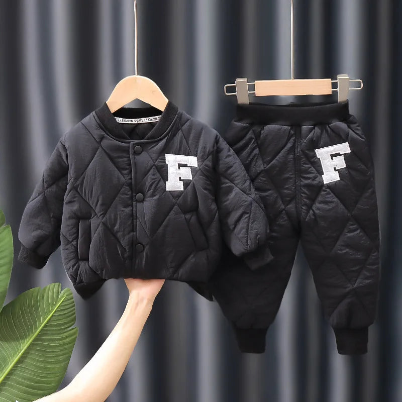 Stylisches Set für Jungen – Herbst & Winter Warmer Wintermantel & Hose