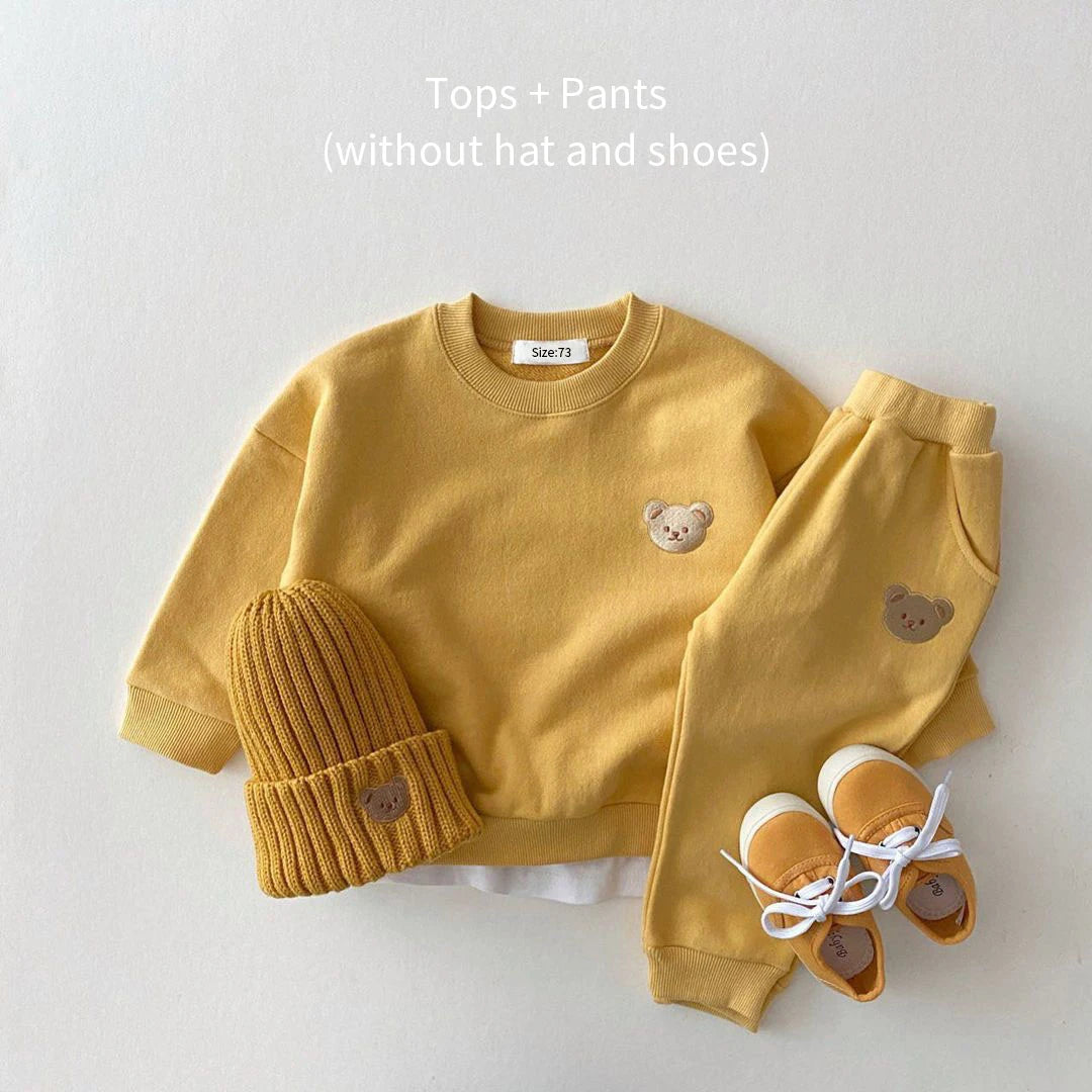 Herbstlicher Kinder-Sportanzug – Lässiges Set aus Baumwolle mit Bären-Motiv ( ohne Mütze & ohne Schuhe )